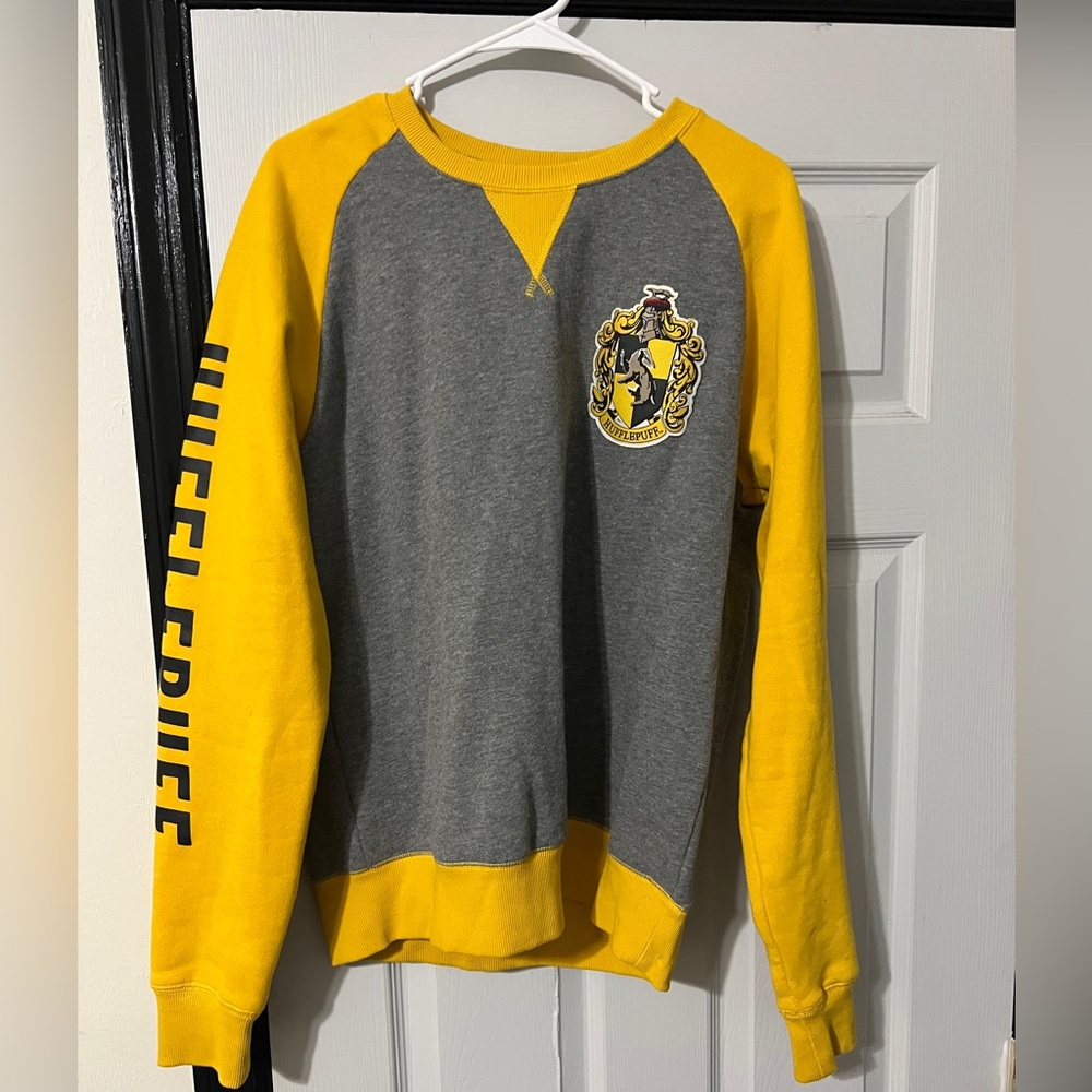 Hufflepuff Harry Potter Sweatshirt Size Medium